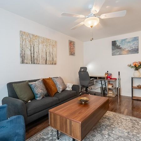 Comfortable Spacious House With Parking Brossard Exterior foto