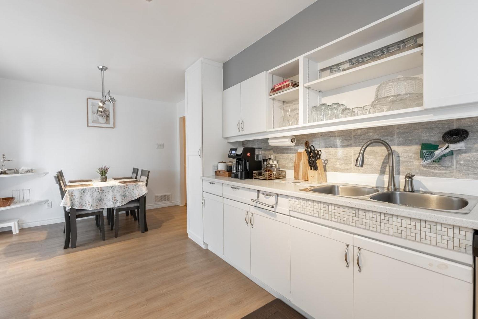 Comfortable Spacious House With Parking Brossard Exterior foto