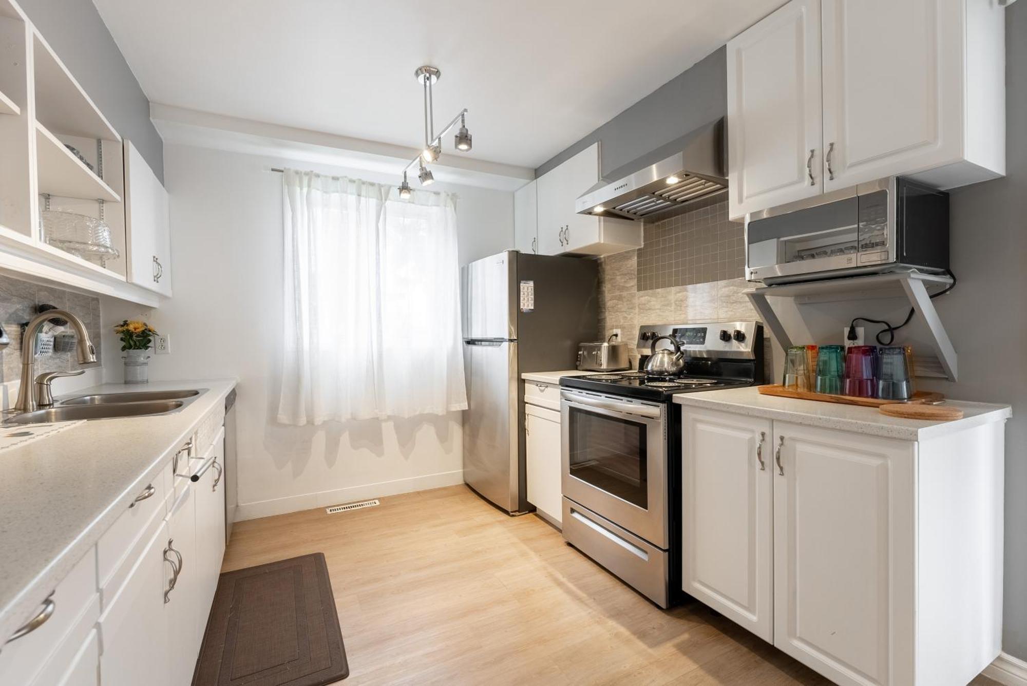 Comfortable Spacious House With Parking Brossard Exterior foto