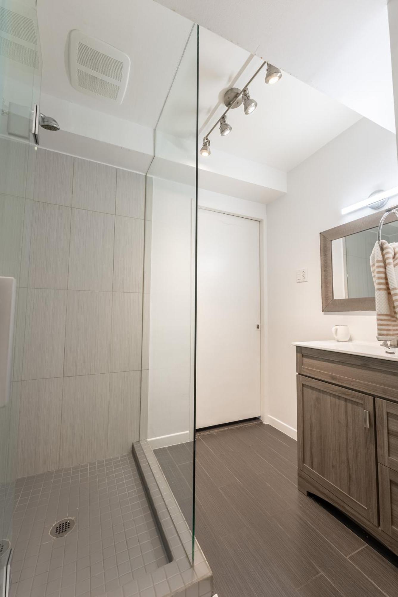 Comfortable Spacious House With Parking Brossard Exterior foto