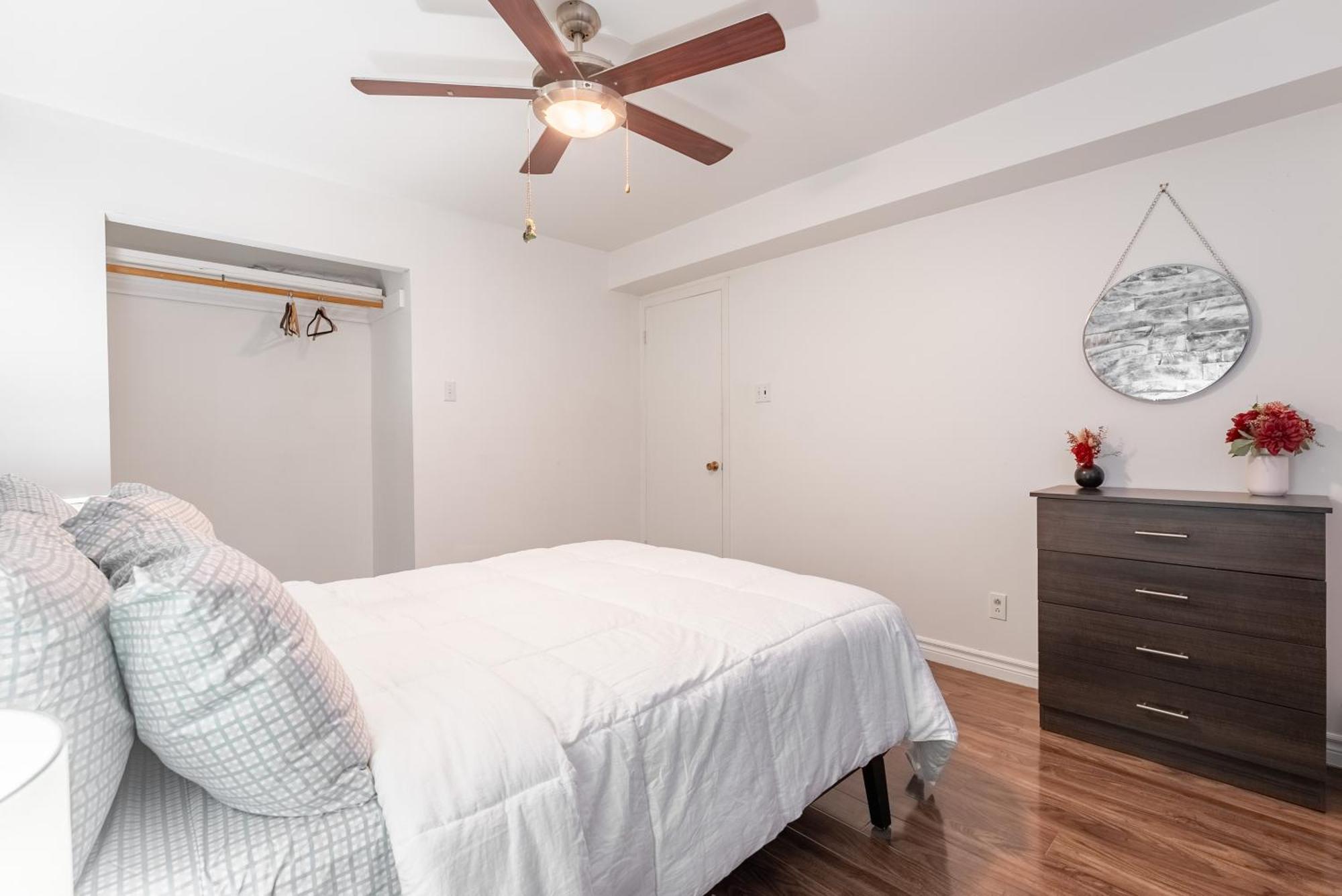 Comfortable Spacious House With Parking Brossard Exterior foto
