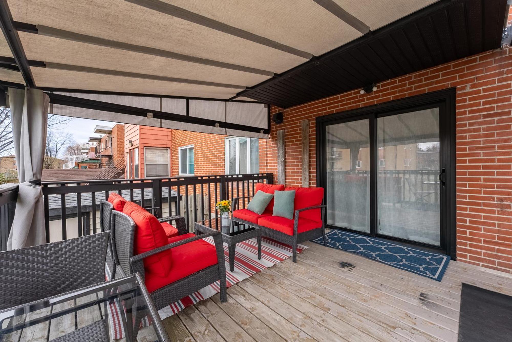 Comfortable Spacious House With Parking Brossard Exterior foto